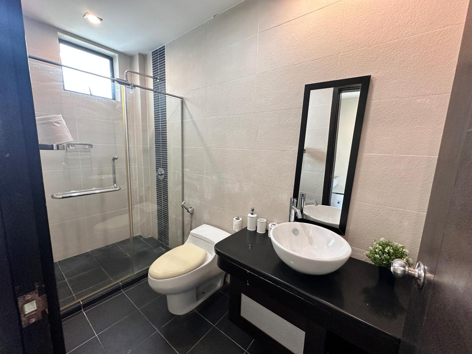 Aa Residen Luxury Condo Homestay 18Mins Walk Tanjung Aru Beach & Golf Course, Not Beach Side Resort Kota Kinabalu Exterior foto